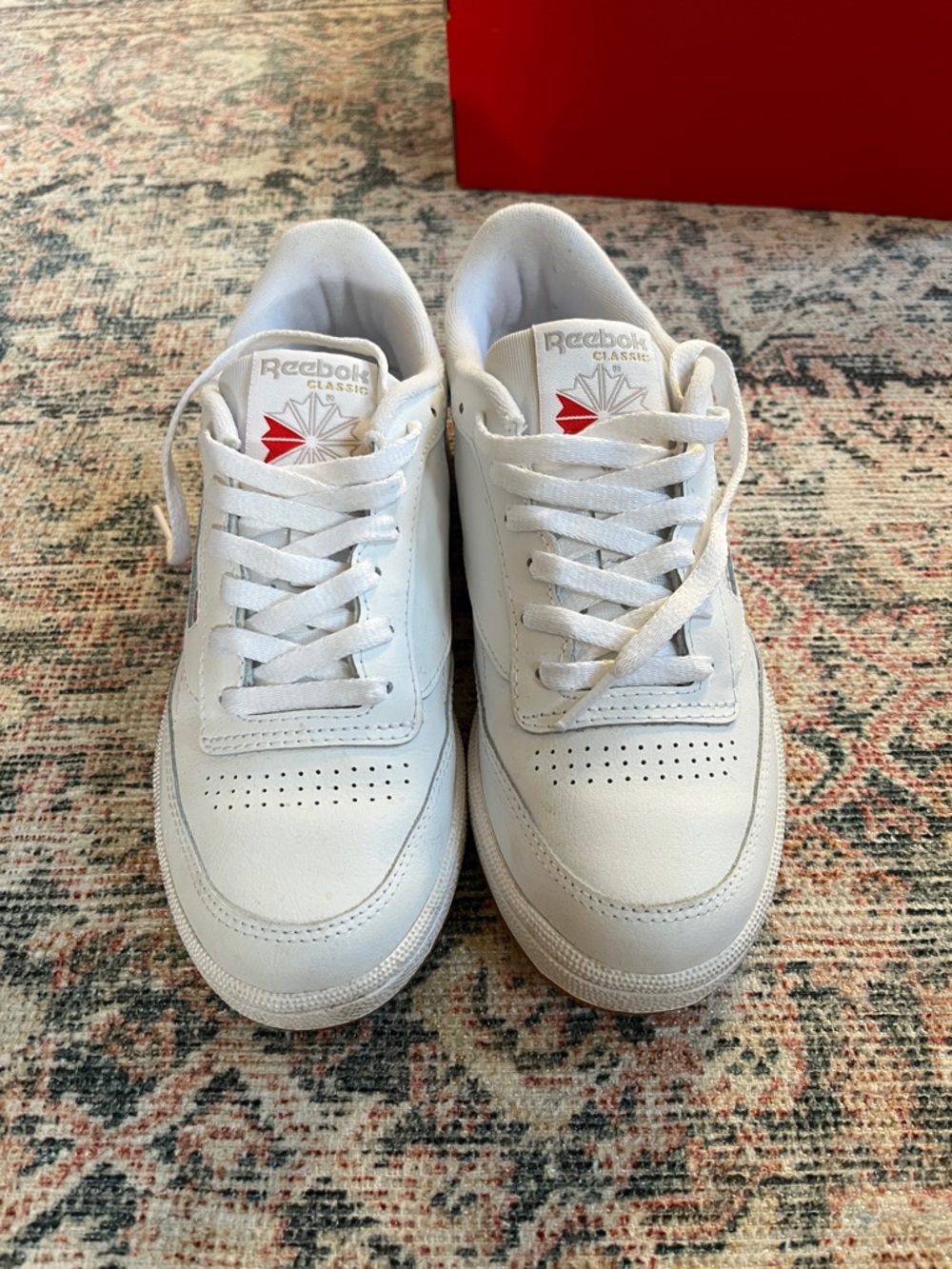 Club C 85 Reebok White Low-Top Leather Sneakers. Classic logo